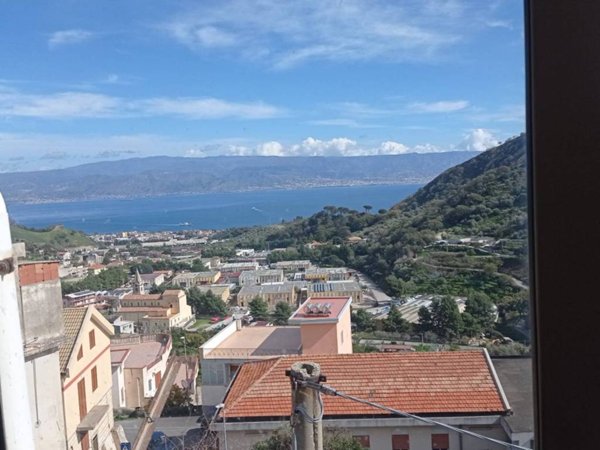 casa indipendente in vendita a Messina in zona Larderia