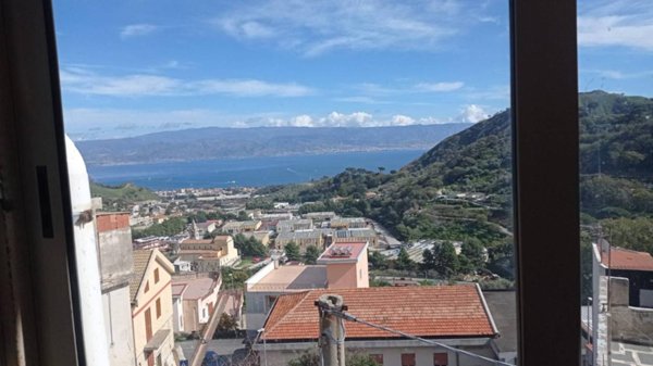 casa indipendente in vendita a Messina in zona Larderia