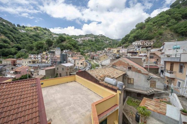 casa indipendente in vendita a Messina in zona Cumìa