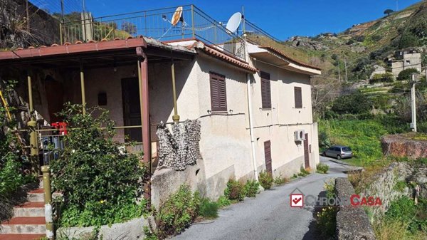 casa indipendente in vendita a Messina in zona Briga Marina