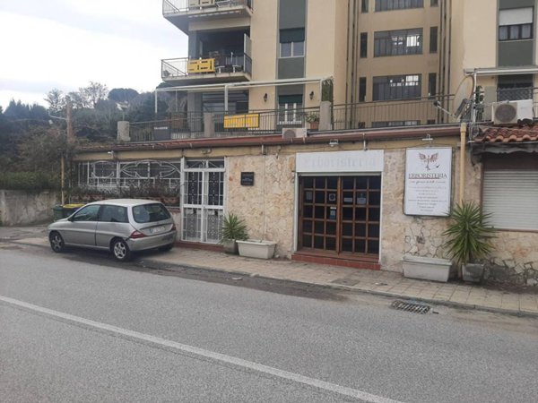locale commerciale in vendita a Messina in zona Ganzirri