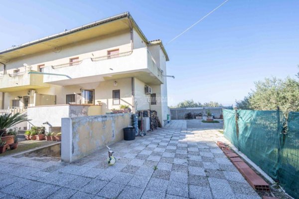 casa indipendente in vendita a Messina in zona Acqualadroni