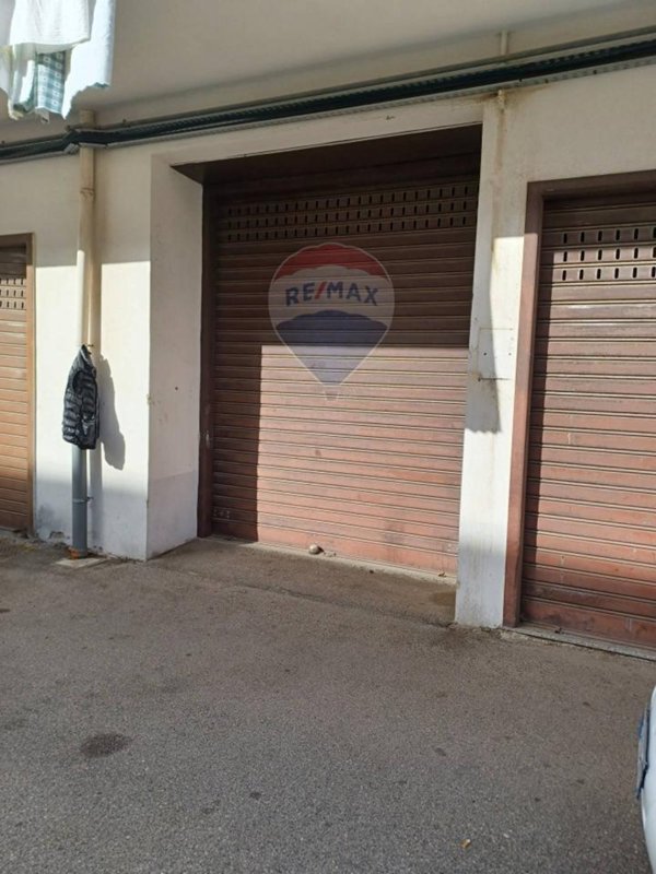 negozio in vendita a Messina in zona San Filippo