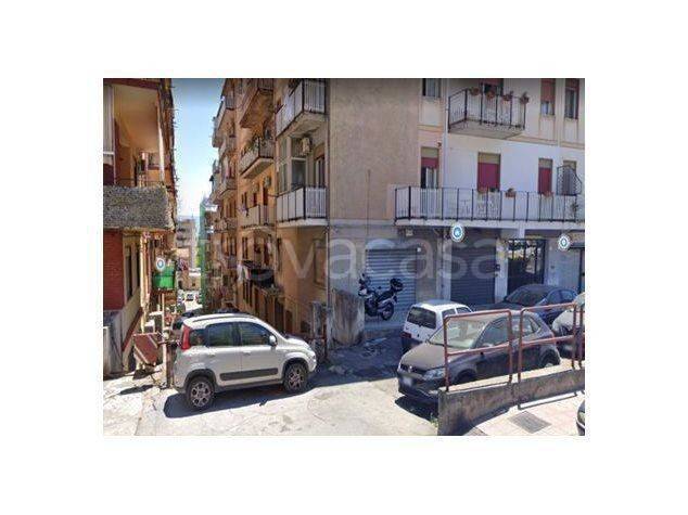 locale commerciale in vendita a Messina in zona Gazzi