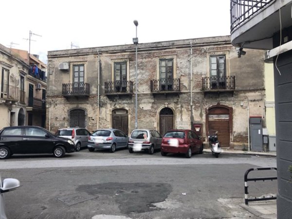 locale commerciale in vendita a Messina in zona Bordonaro