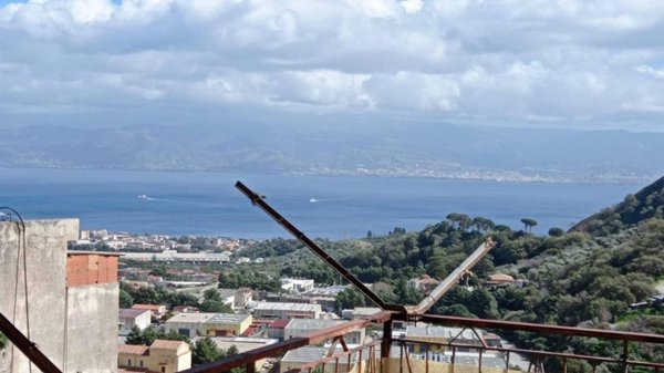 appartamento in vendita a Messina in zona Larderia