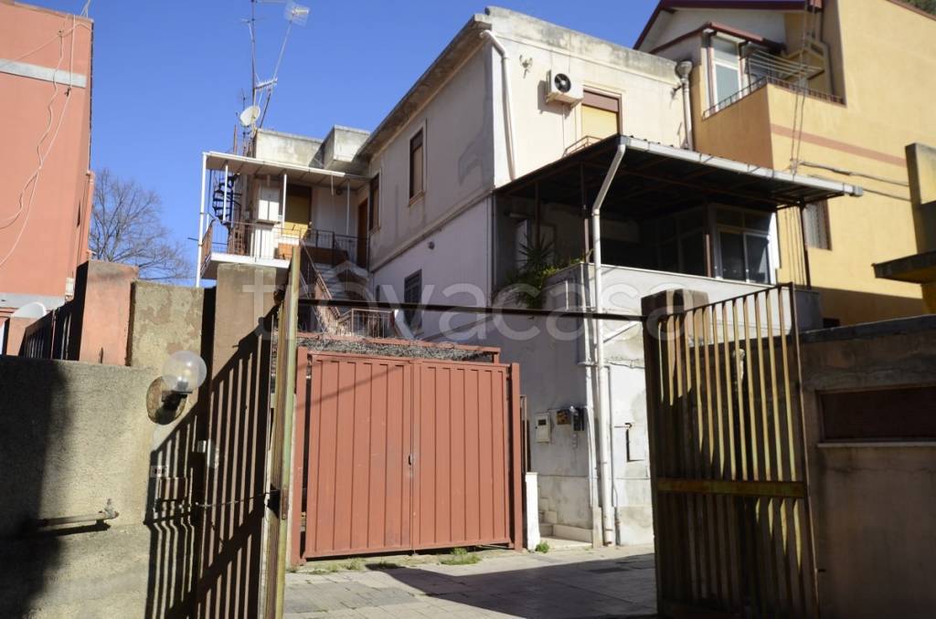 appartamento in vendita a Messina in zona Camaro