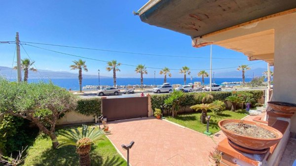 casa indipendente in vendita a Messina in zona Ganzirri