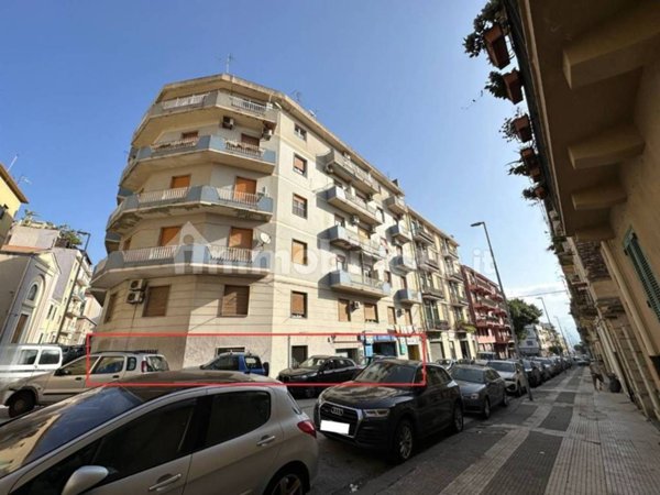 locale commerciale in vendita a Messina
