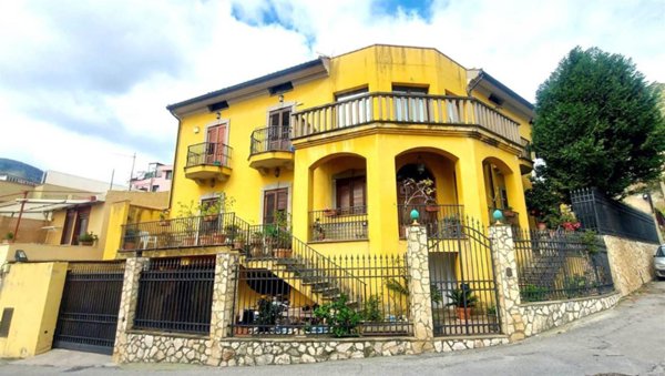 casa indipendente in vendita a Messina in zona Larderia