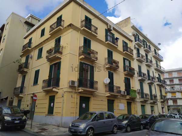 locale commerciale in vendita a Messina in zona Centro Storico