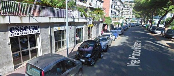 locale commerciale in vendita a Messina