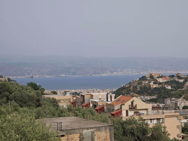 casa indipendente in vendita a Messina in zona Larderia