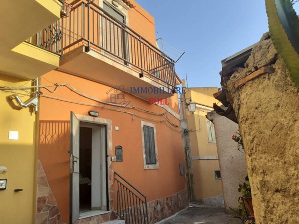 casa indipendente in vendita a Messina in zona Santa Lucia