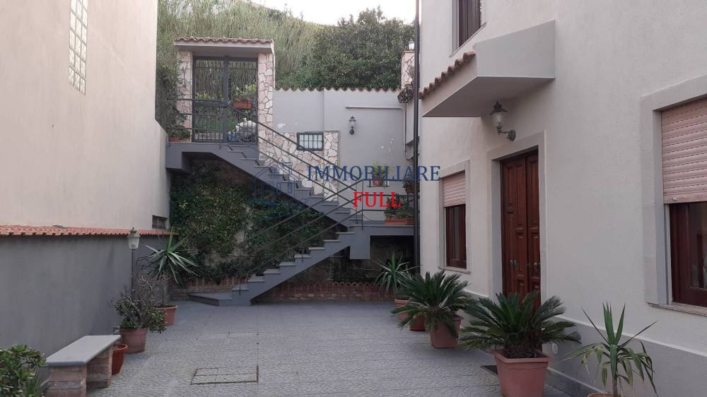 casa indipendente in vendita a Messina in zona Curcuraci
