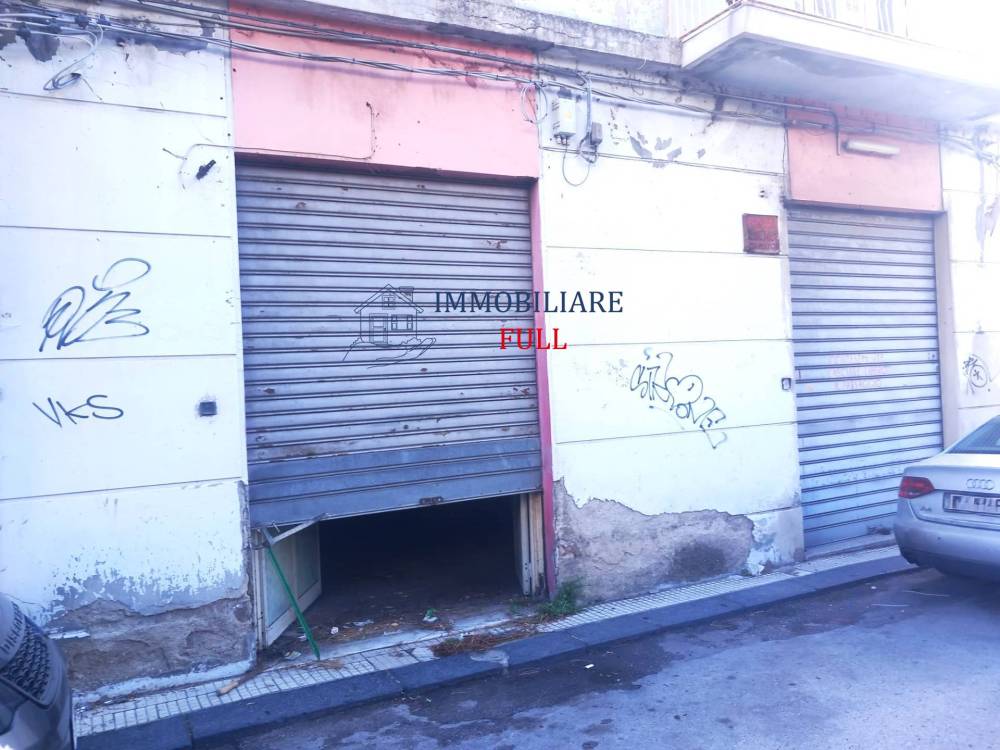locale commerciale in vendita a Messina in zona Minissale