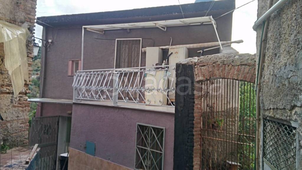 casa indipendente in vendita a Messina in zona Salice