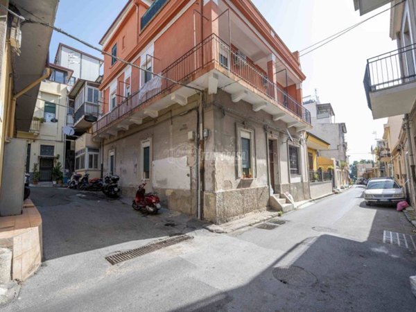 casa indipendente in vendita a Messina