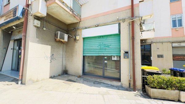 locale commerciale in vendita a Messina