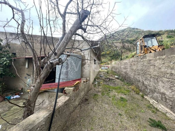 negozio in vendita a Messina in zona Curcuraci