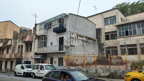 negozio in vendita a Messina in zona Centro Storico