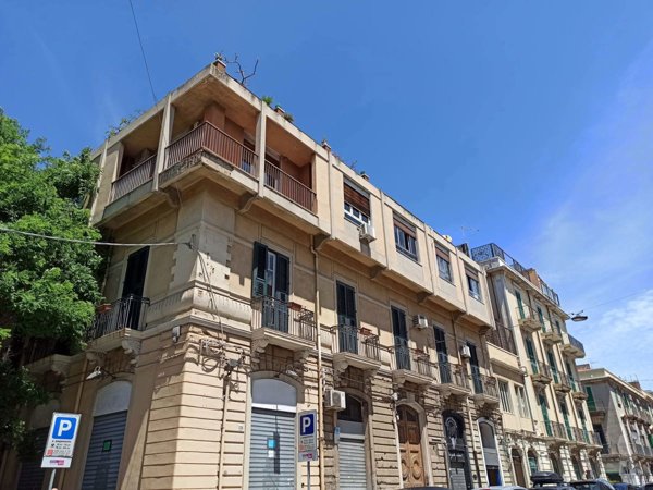 negozio in vendita a Messina in zona Centro Storico