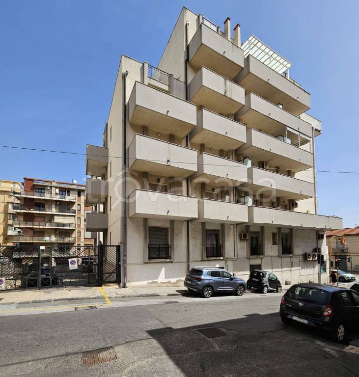 locale commerciale in vendita a Messina