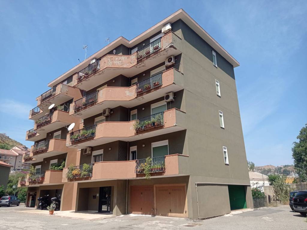 appartamento in vendita a Messina in zona Camaro