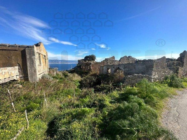 casa indipendente in vendita a Messina in zona San Filippo