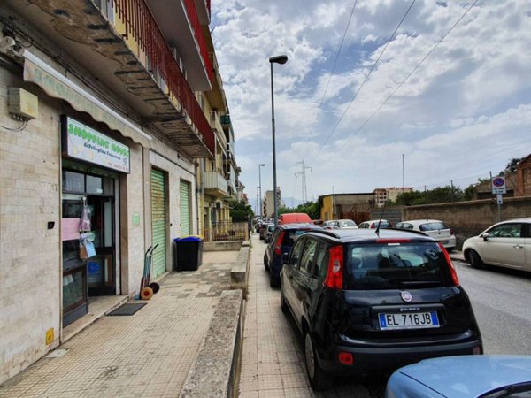 negozio in vendita a Messina in zona Contesse