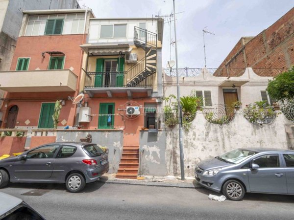 casa indipendente in vendita a Messina in zona Gazzi