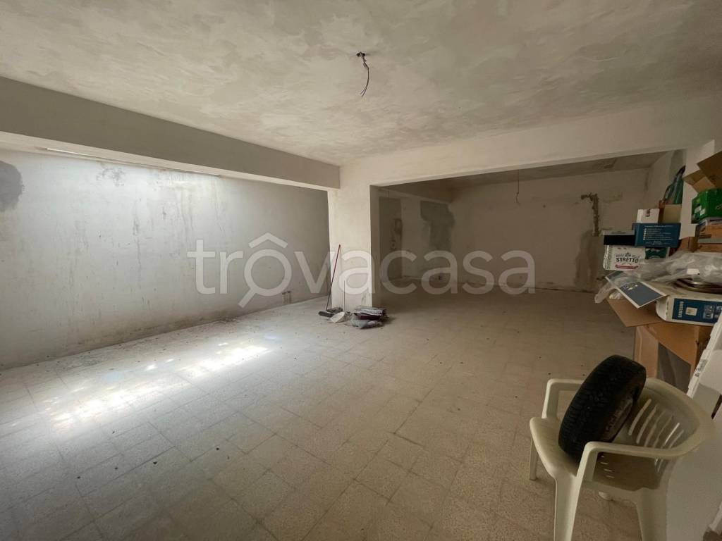 locale commerciale in vendita a Messina