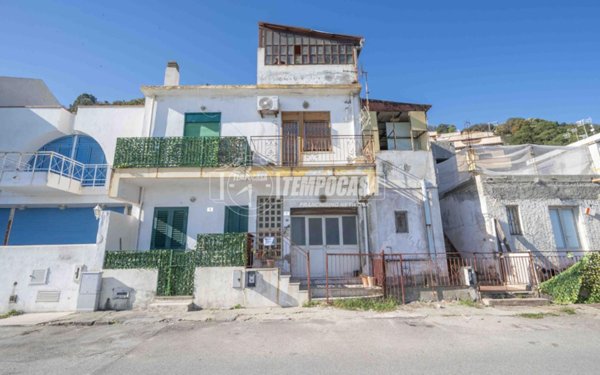 casa indipendente in vendita a Messina in zona Mortelle