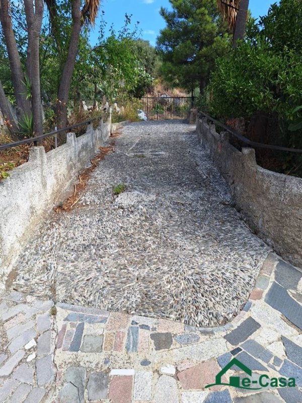 casa indipendente in vendita a Messina in zona Giampilieri Superiore