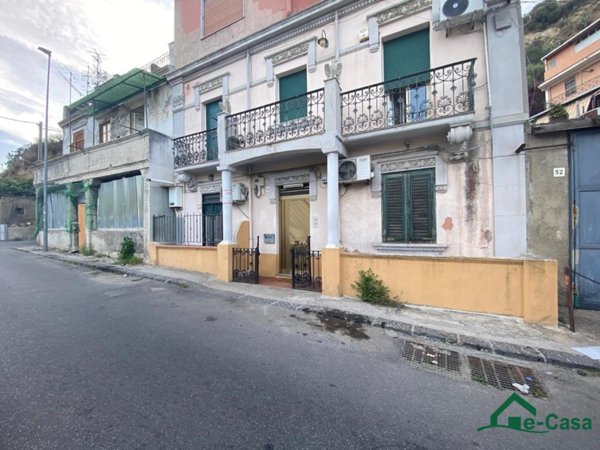 casa indipendente in vendita a Messina in zona Centro Storico