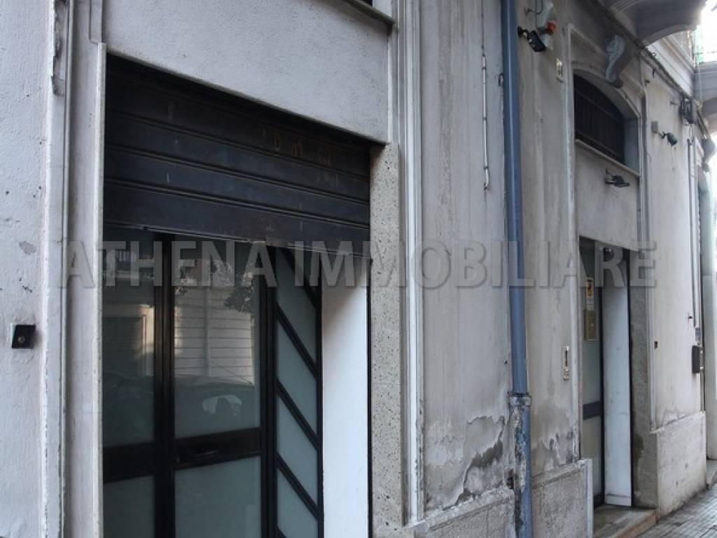 locale commerciale in vendita a Messina