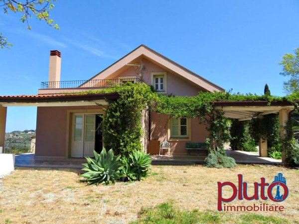 casa indipendente in vendita a Messina in zona Gesso
