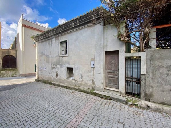 intera palazzina in vendita a Messina in zona Gesso