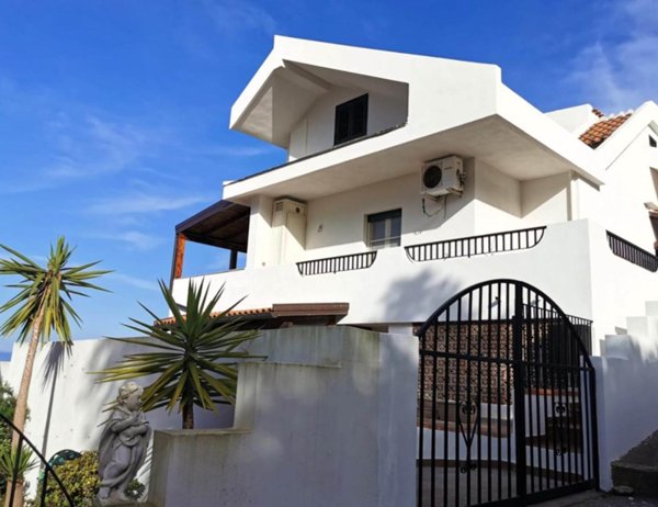 casa indipendente in vendita a Messina in zona Salice
