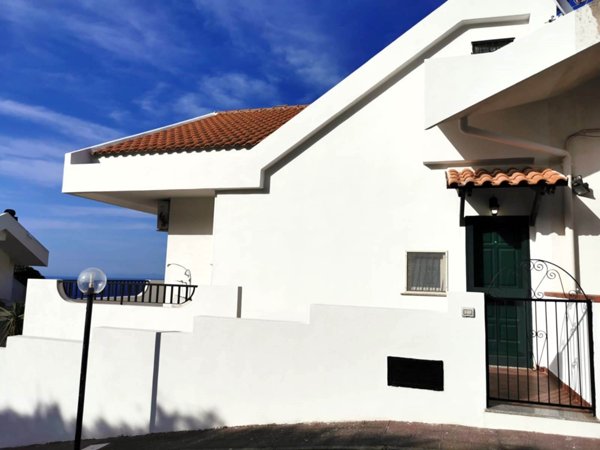 casa indipendente in vendita a Messina in zona Salice