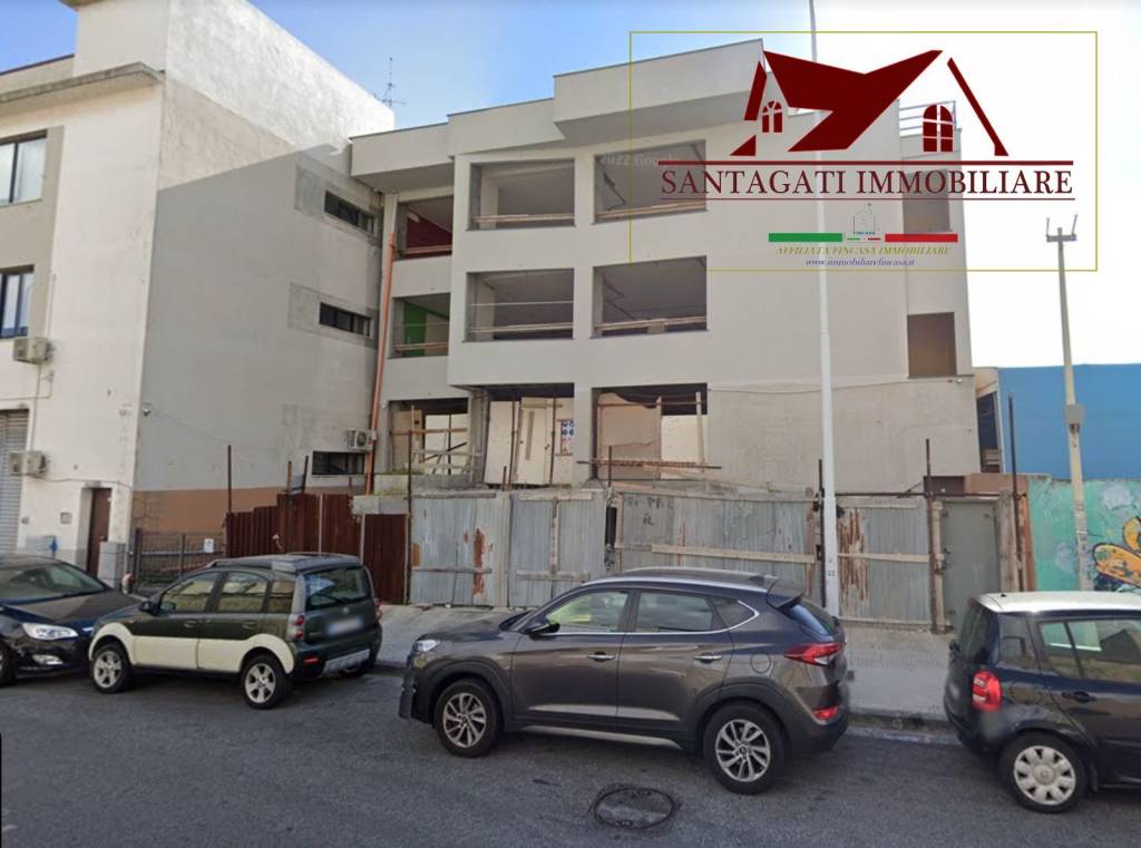locale commerciale in vendita a Messina in zona Gazzi