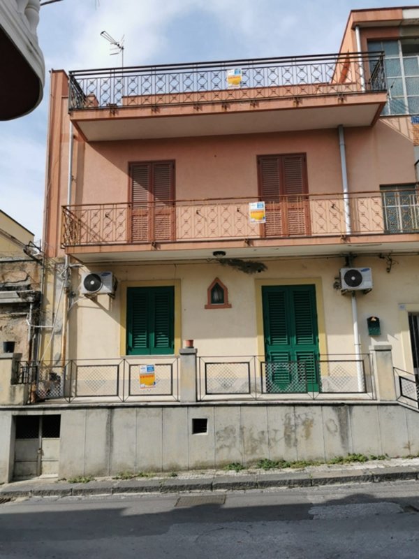casa indipendente in vendita a Messina in zona Centro Storico