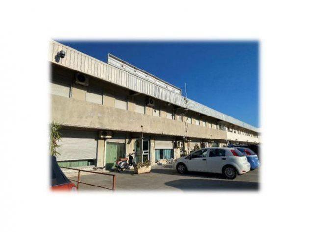 negozio in vendita a Messina in zona San Filippo