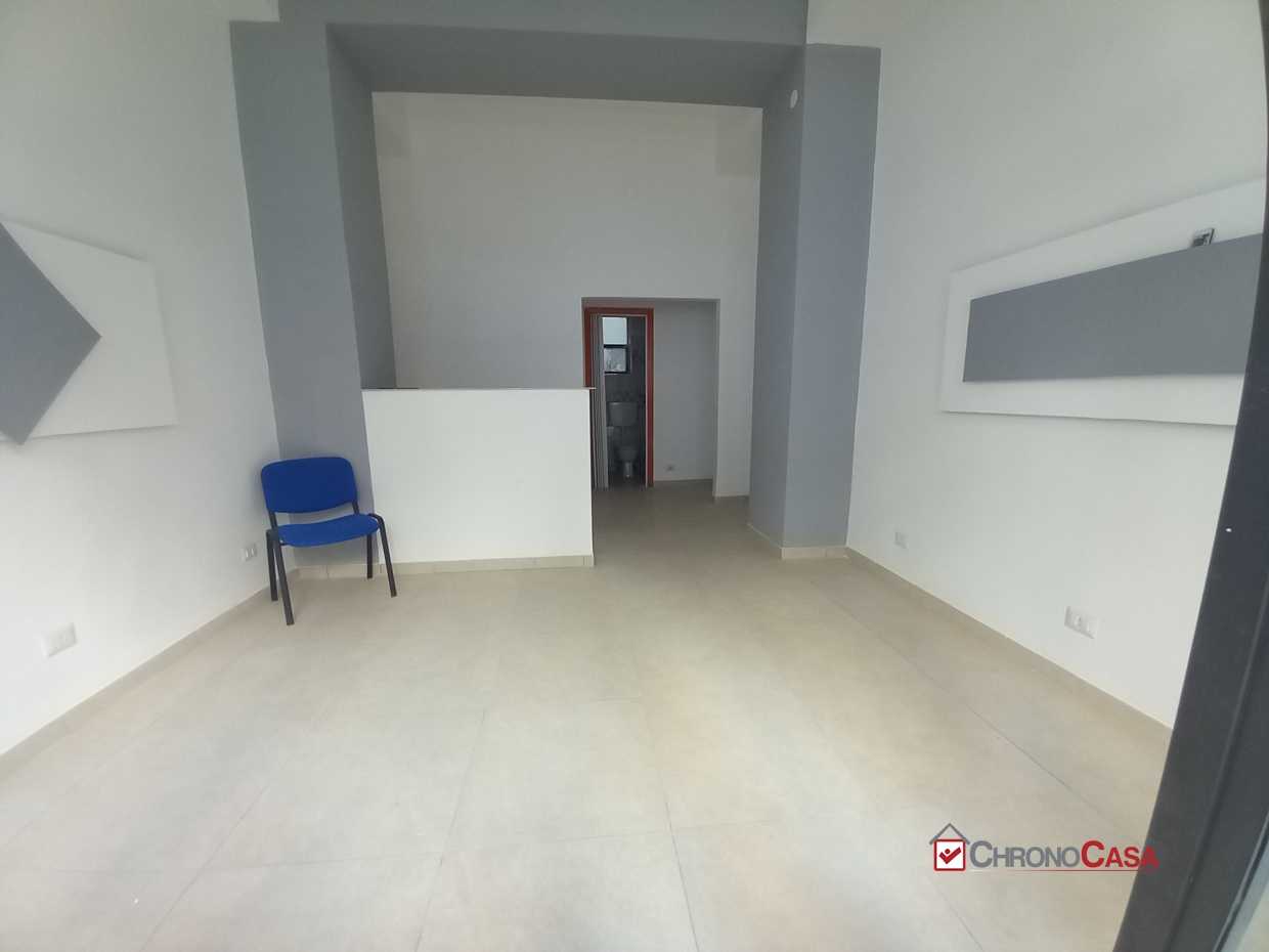 locale commerciale in vendita a Messina