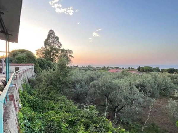 casa indipendente in vendita a Messina in zona Spartà