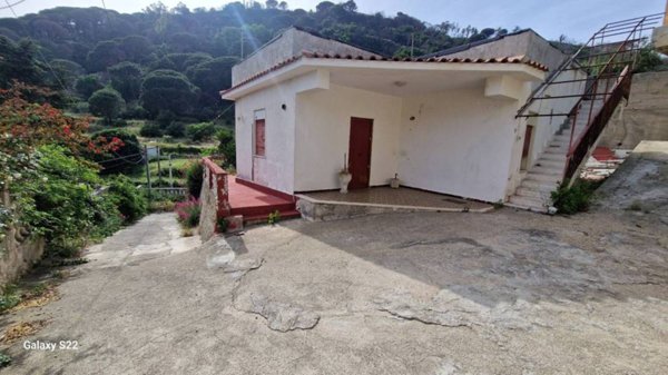casa indipendente in vendita a Messina in zona Curcuraci