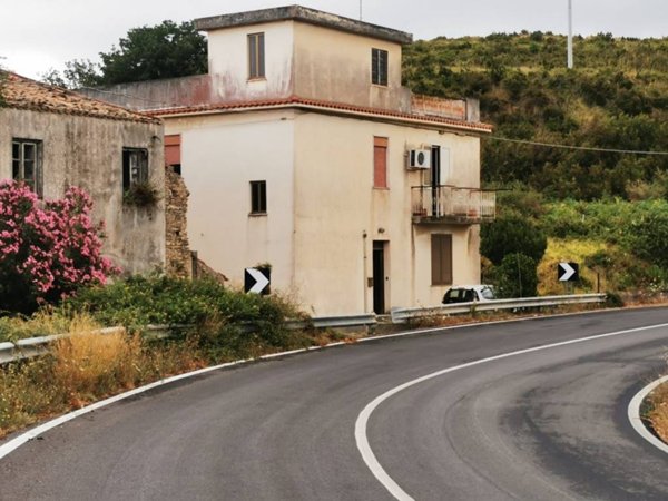 casa indipendente in vendita a Messina in zona Gesso