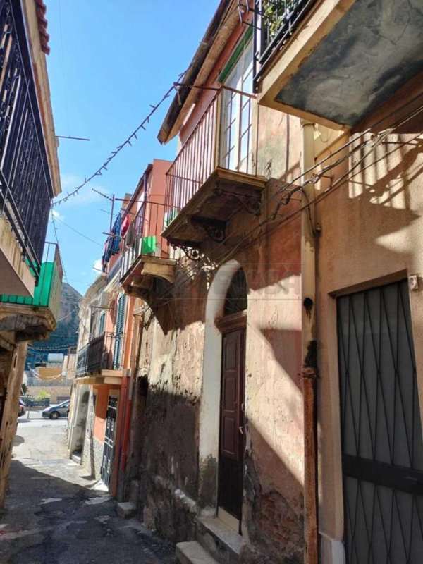 appartamento in vendita a Messina in zona Bordonaro