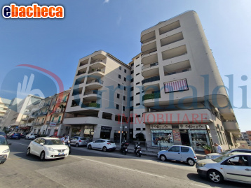 locale commerciale in vendita a Messina in zona Centro Storico