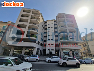 locale commerciale in vendita a Messina in zona Centro Storico